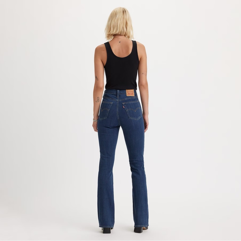 Levi’s Women’s 725 High-Rise Bootcut Jeans